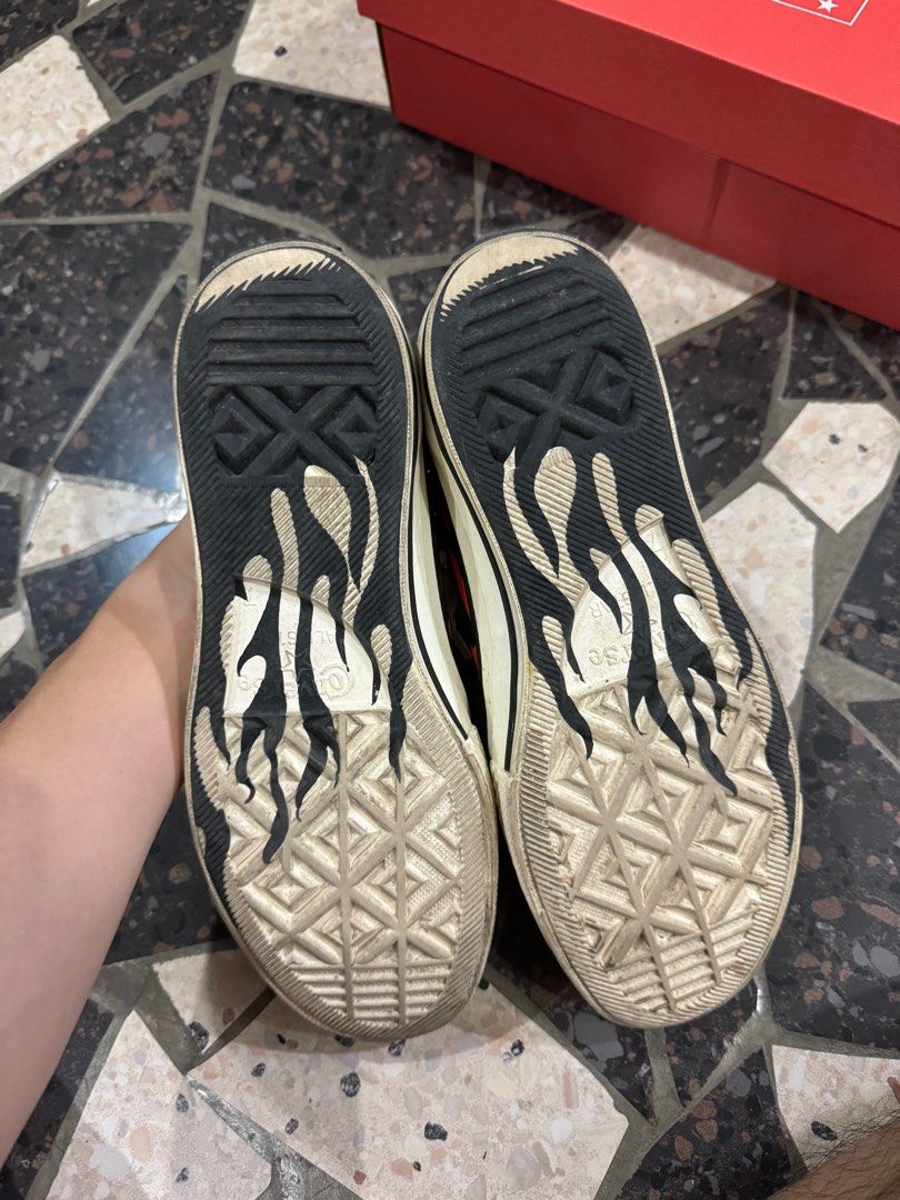 Chuck 7 flames top