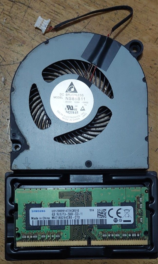 Notebook DDR4 2666 4GB RAM+ 散熱風扇, 電腦＆科技, 手提電腦 - Carousell