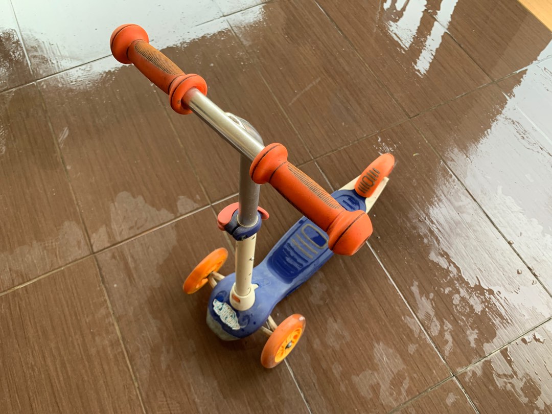 Decathlon scooter kids, Hobbies & Toys, Toys & Games on Carousell