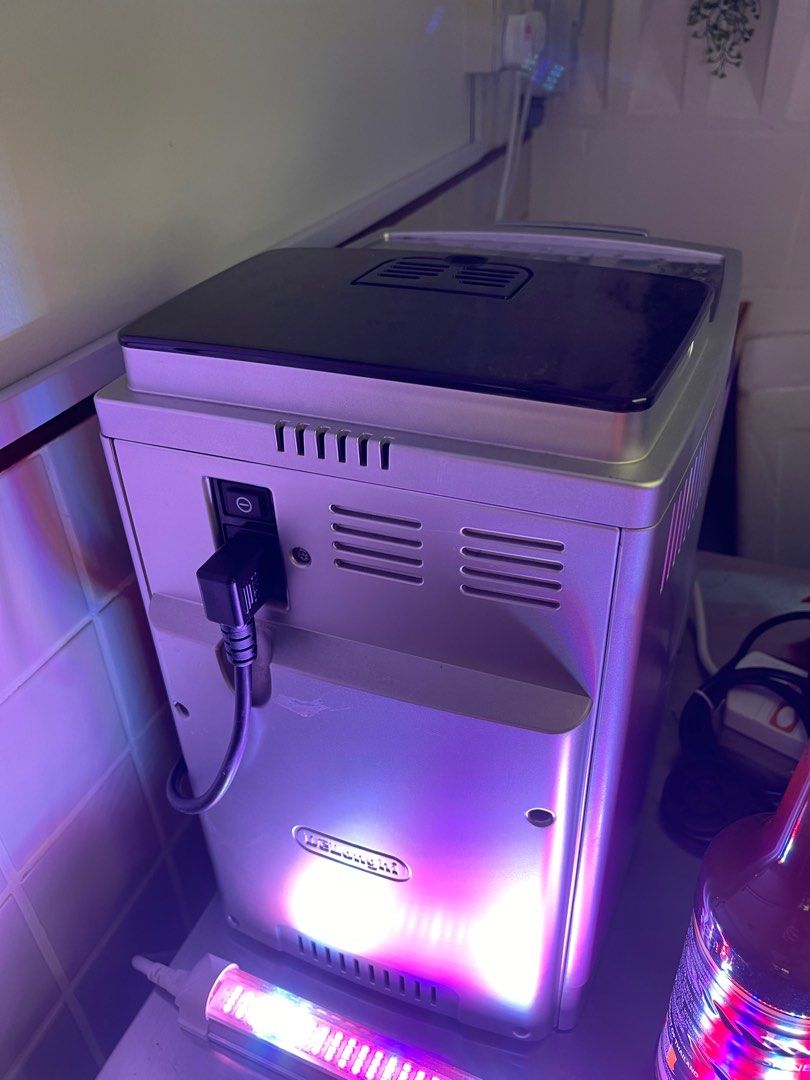 Delonghi coffee machine, TV & Home Appliances, Kitchen Appliances