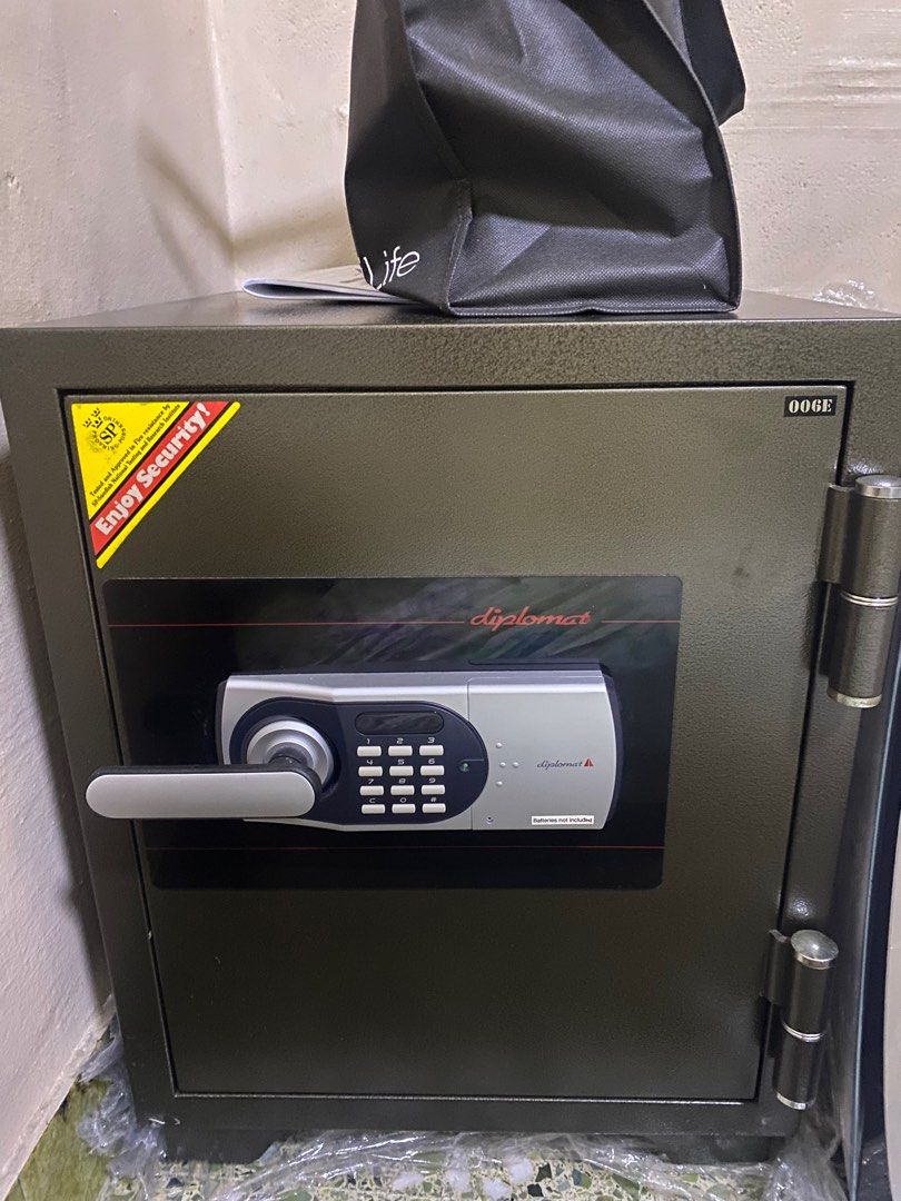 Diplomat safe box, Furniture & Home Living, Security & Locks, Safe on