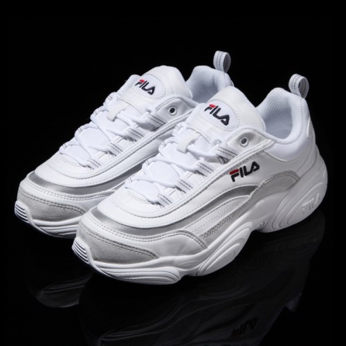 White chunky sales sneakers fila