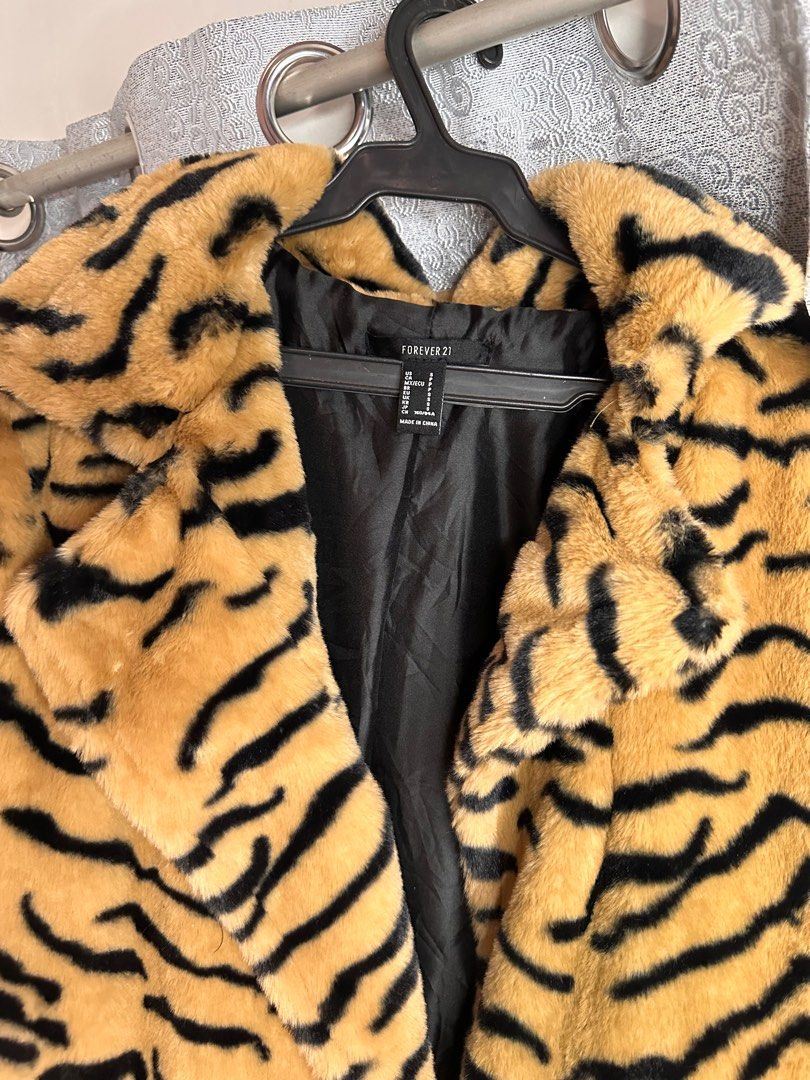 Forever 21 leopard faux fur jacket top
