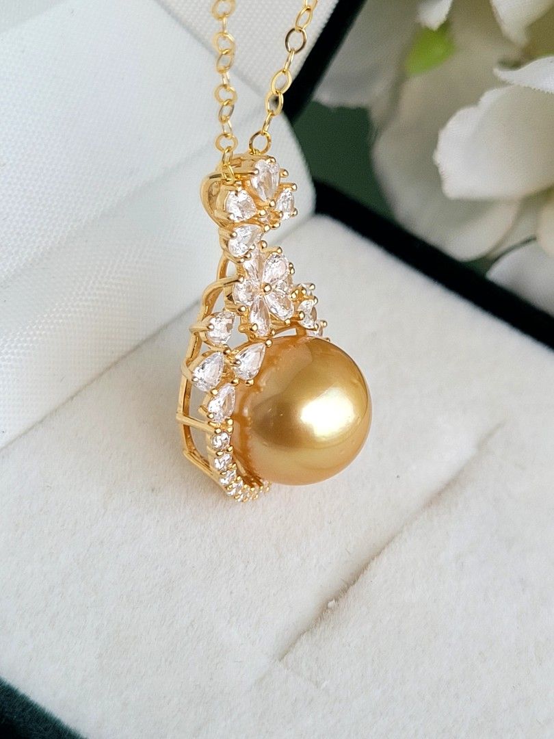 Gold chain with new arrivals pearls designs