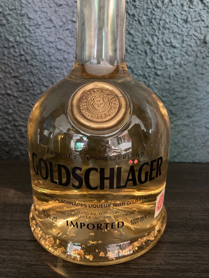 Goldschlager Cinnamon Schnapps Liqueur Gold Flakes, Food & Drinks