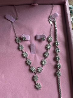 (Category: ) located in . Submitted by letsdealitfast (Listing ID 1258771158, Image 1). Description: .
