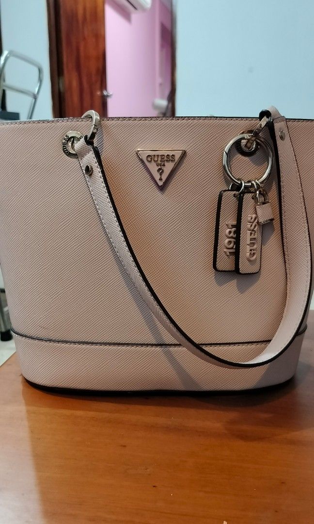 Guess hand sales bag sale