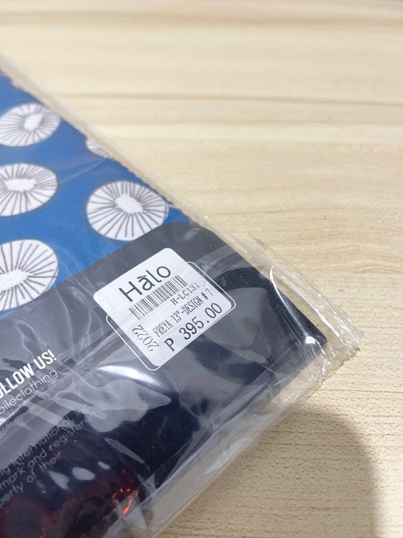 Halo laptog bag sleeves (Category: Laptop Bags & Sleeves) located in Cavite. Submitted by daylightsolitude (Listing ID 1258889587, Image 2). Description: Never been used Reversible sleeve Still in the original packaging Bought for 395 sa powermac Not needed, upgraded laptop.