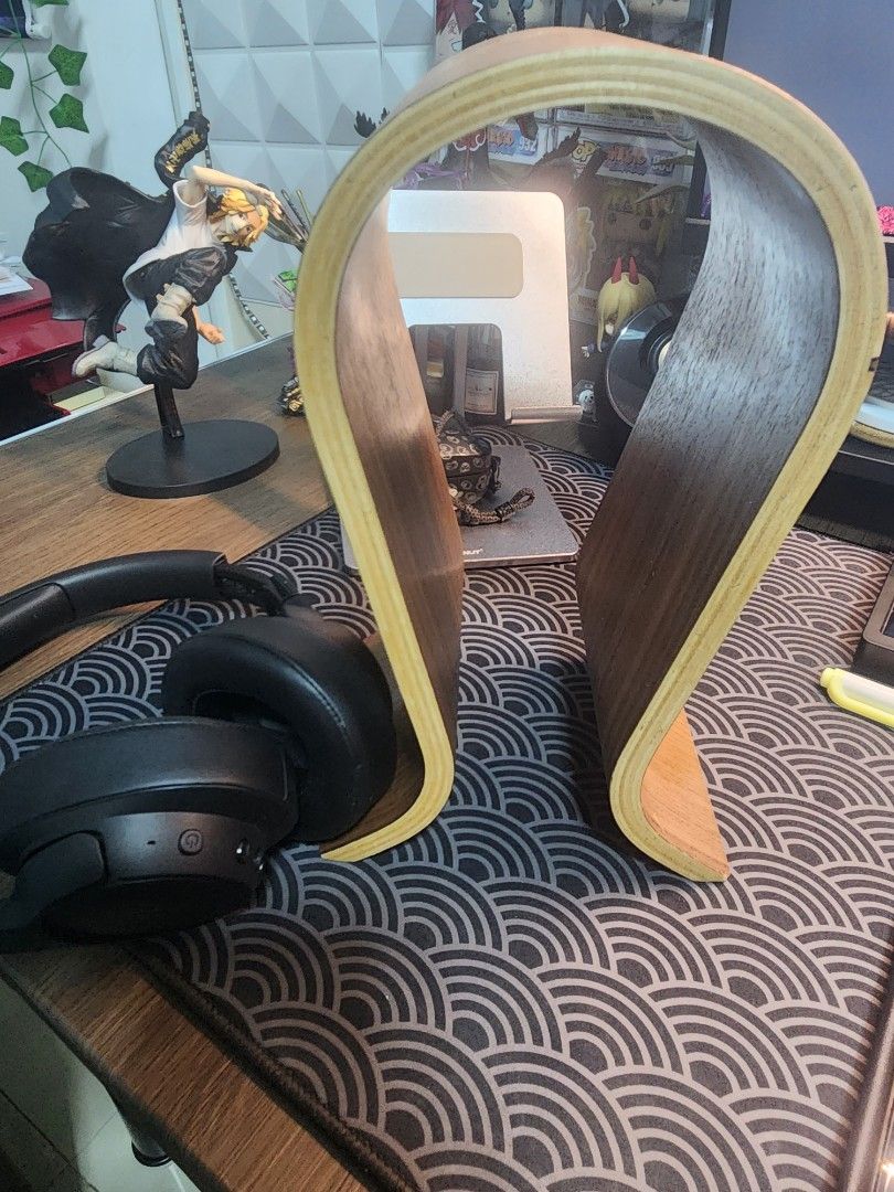 Sieveking Sound Omega Wood Headphone Stand | Moon Audio