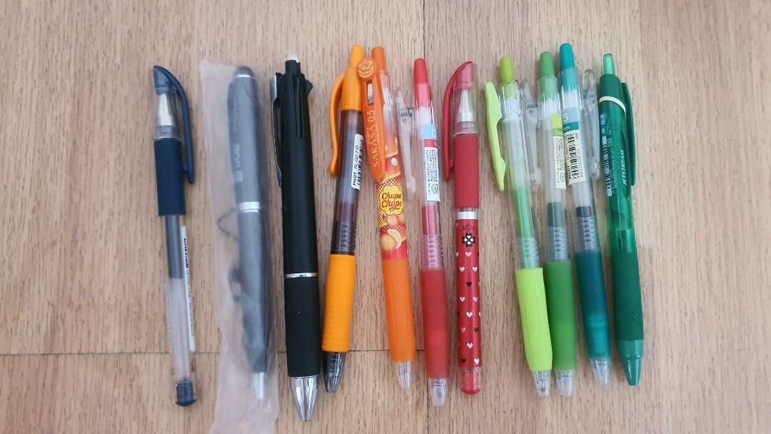 Ink pens (coloured) Uniball / UOB Private banking / Pilot G2/ Sarasa