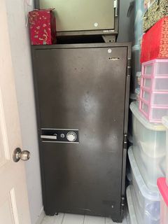 (Category: ) located in . Submitted by lampropelma (Listing ID 1258842266, Image 1). Description: .