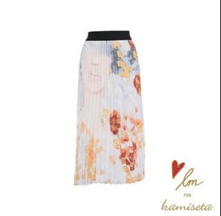 Kamiseta Pleated Skirt in off-white color (Love Marie / Hear Evangelista Collection)