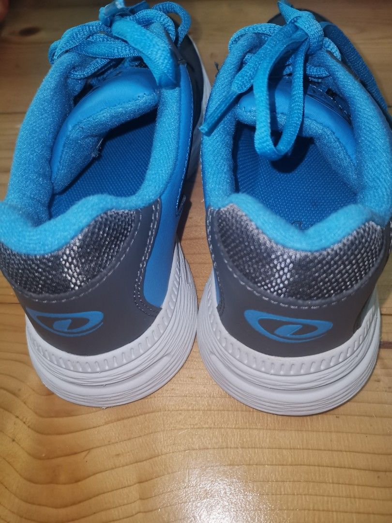 kasut bowling dexter