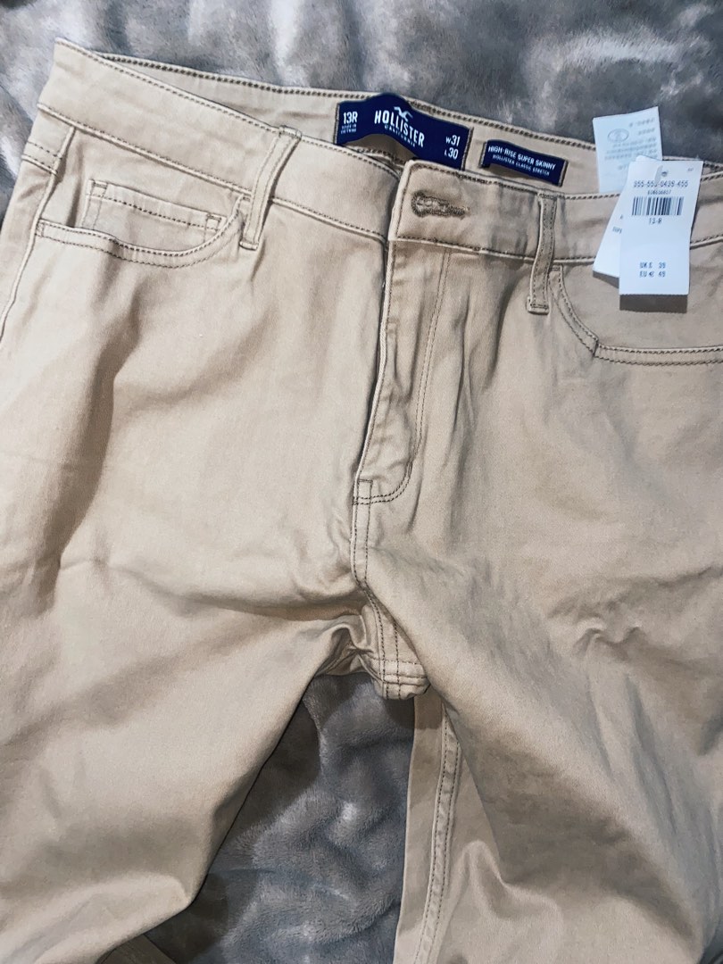 https://media.karousell.com/media/photos/products/2023/10/7/khaki_hollister_jeans_waist_si_1696687000_4641a35c.jpg