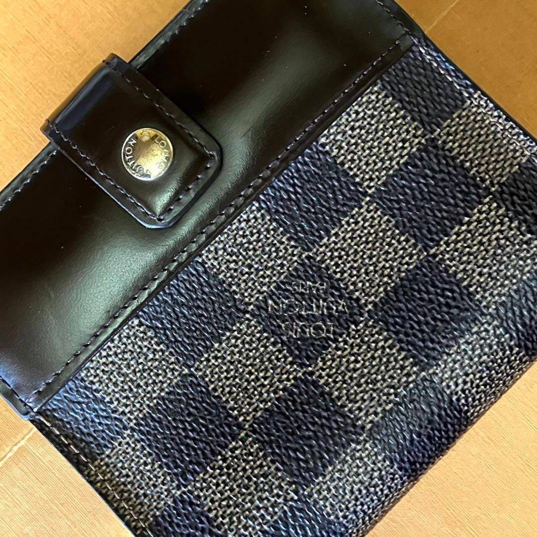 LOUIS VUITTON Passport Cover Damier Ebene Wallet, Luxury, Bags & Wallets on  Carousell