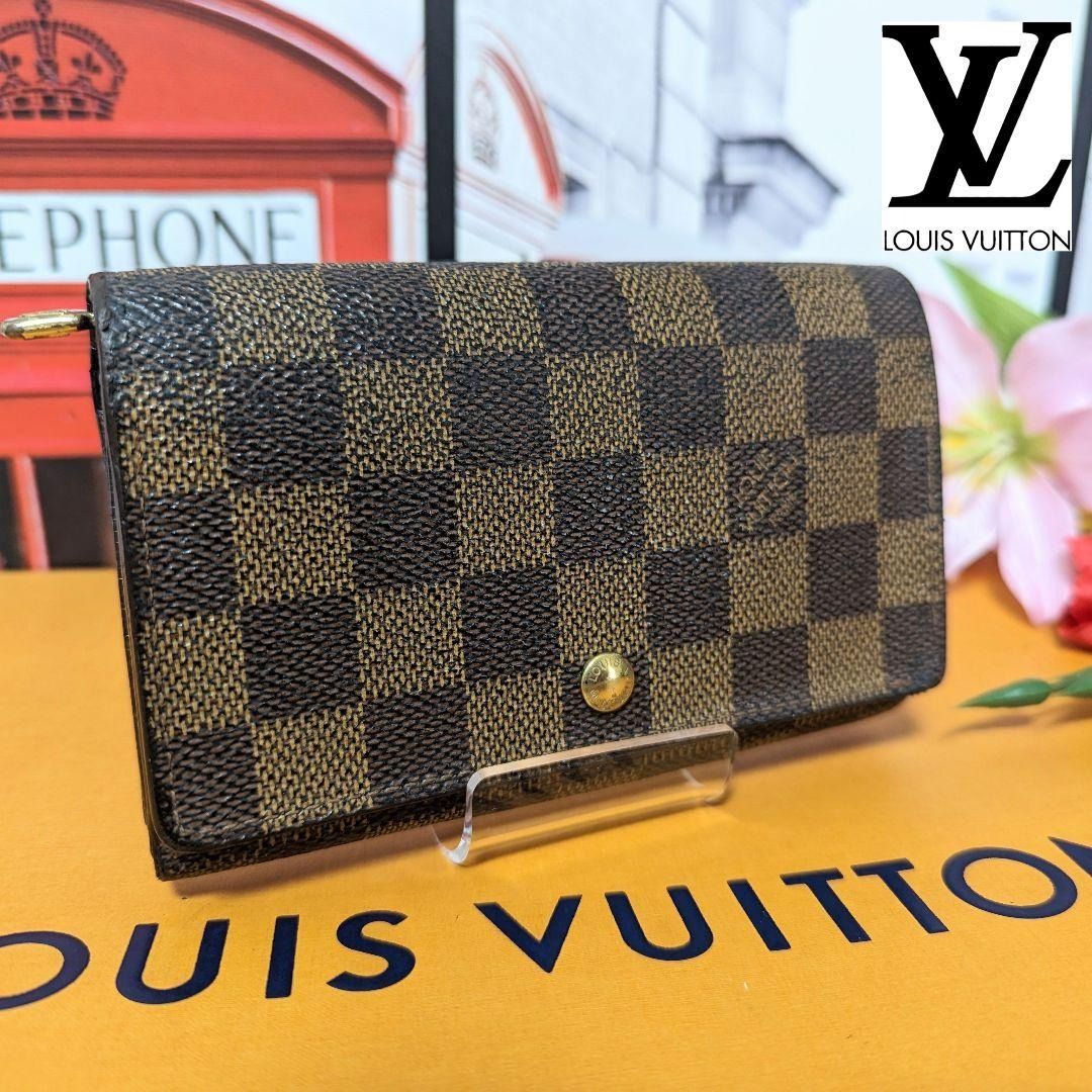 Louis Vuitton Damier Graphite canvas Long zippy wallet, Luxury, Bags &  Wallets on Carousell