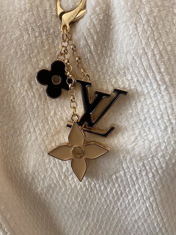 Louis Vuitton Fleur de Monogram Bag Charm Chain, Luxury, Accessories on  Carousell