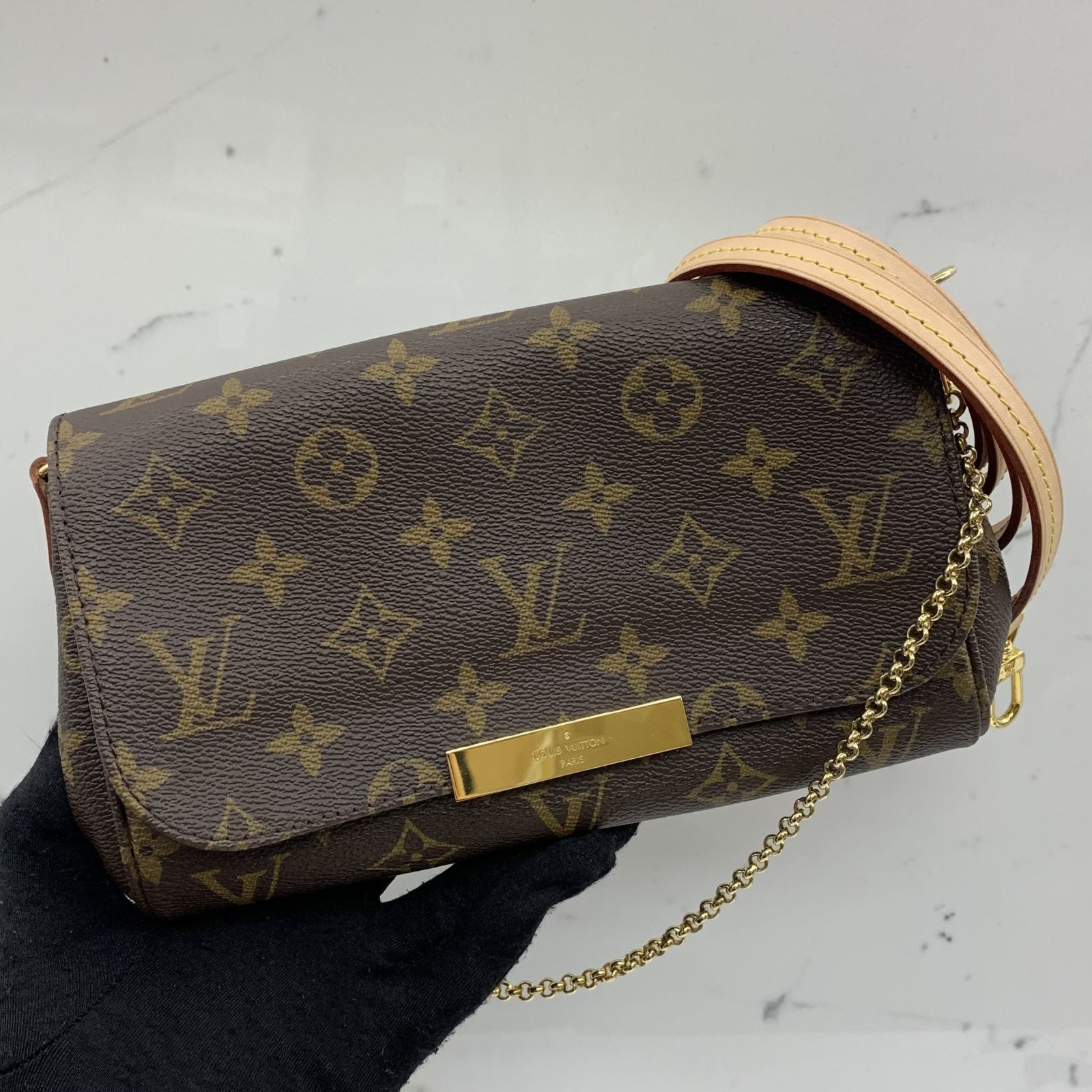 Louis-Vuitton-Monogram-Favorite-PM-2Way-Shoulder-Bag-M40717