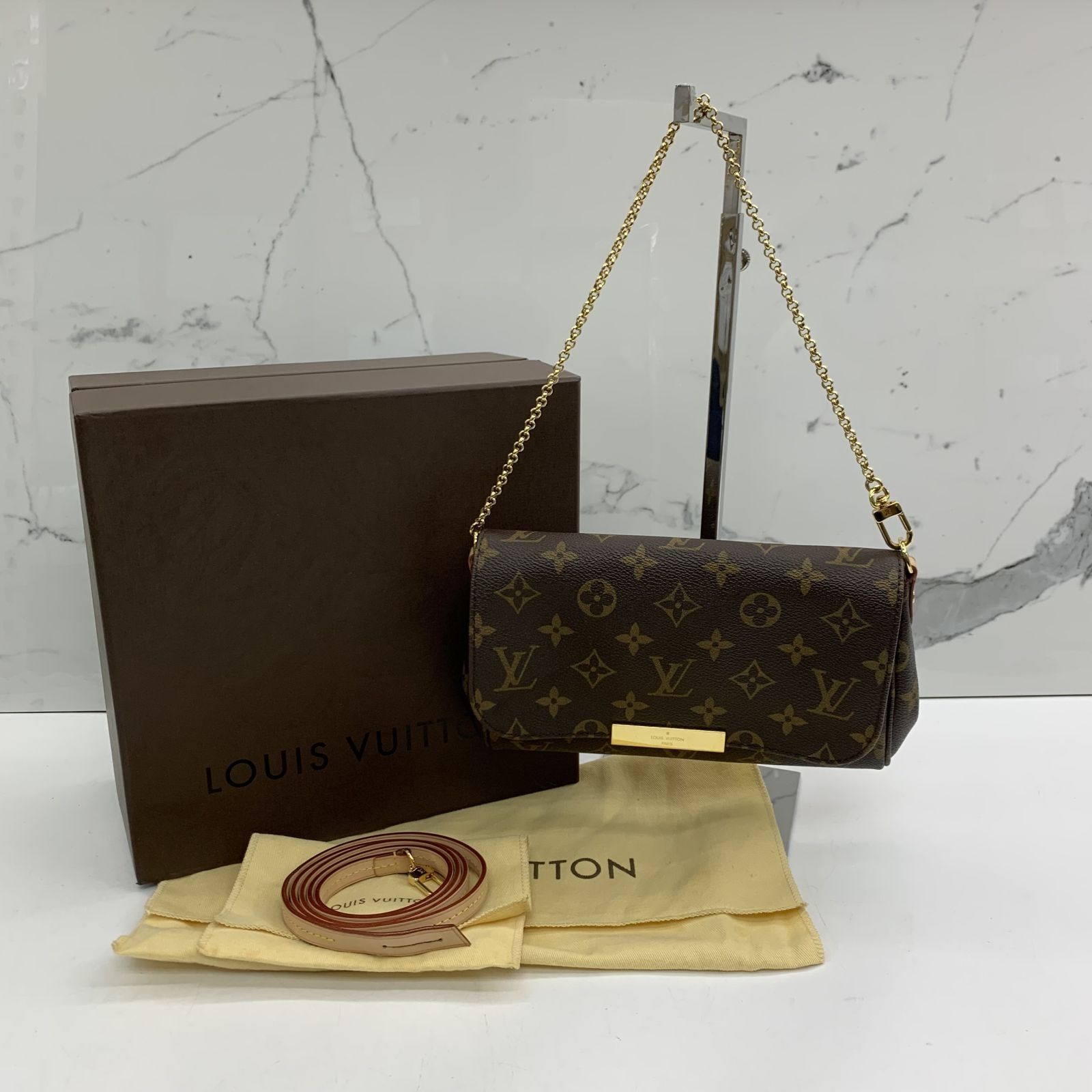 Louis-Vuitton-Monogram-Favorite-PM-2Way-Shoulder-Bag-M40717