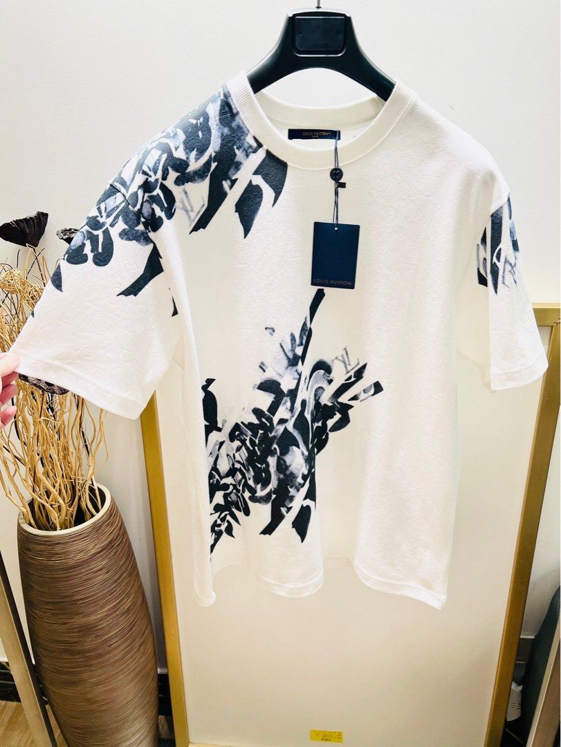 Louis Vuitton t-shirt, Men's Fashion, Tops & Sets, Tshirts & Polo
