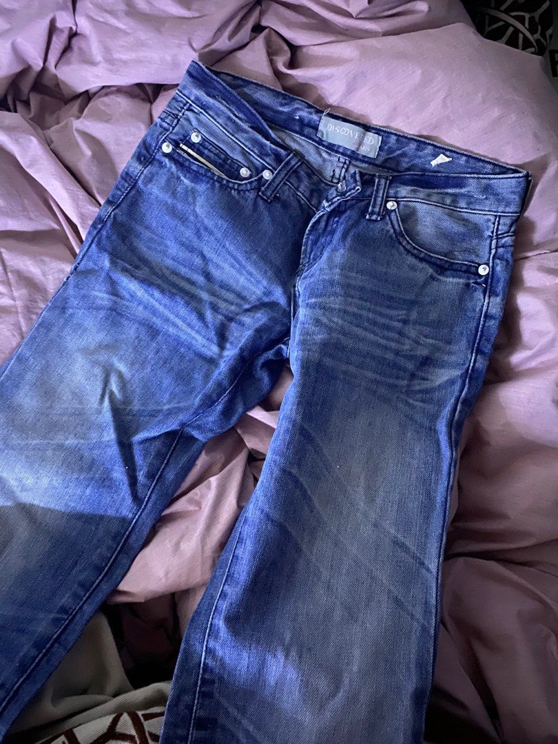 Low waist wide leg jeans (Category: Jeans) located in Pasig City. Submitted by louhdr (Listing ID 1258878723, Image 1). Description: Xxs-xs Size 22-23 Never been worn No when worn (it doesn’t fit me).