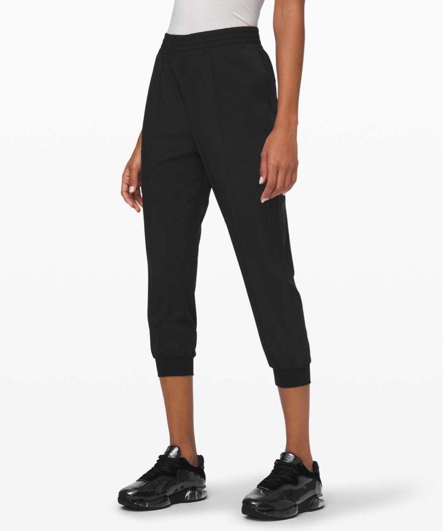 Lululemon Wanderer Cropped High Rise Jogger black size 10 in 2023