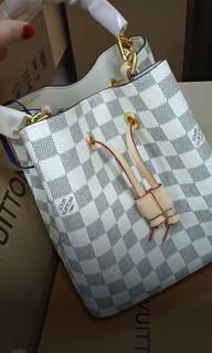 (Category: ) located in . Submitted by handbag_cun (Listing ID 1258742979, Image 1). Description: .