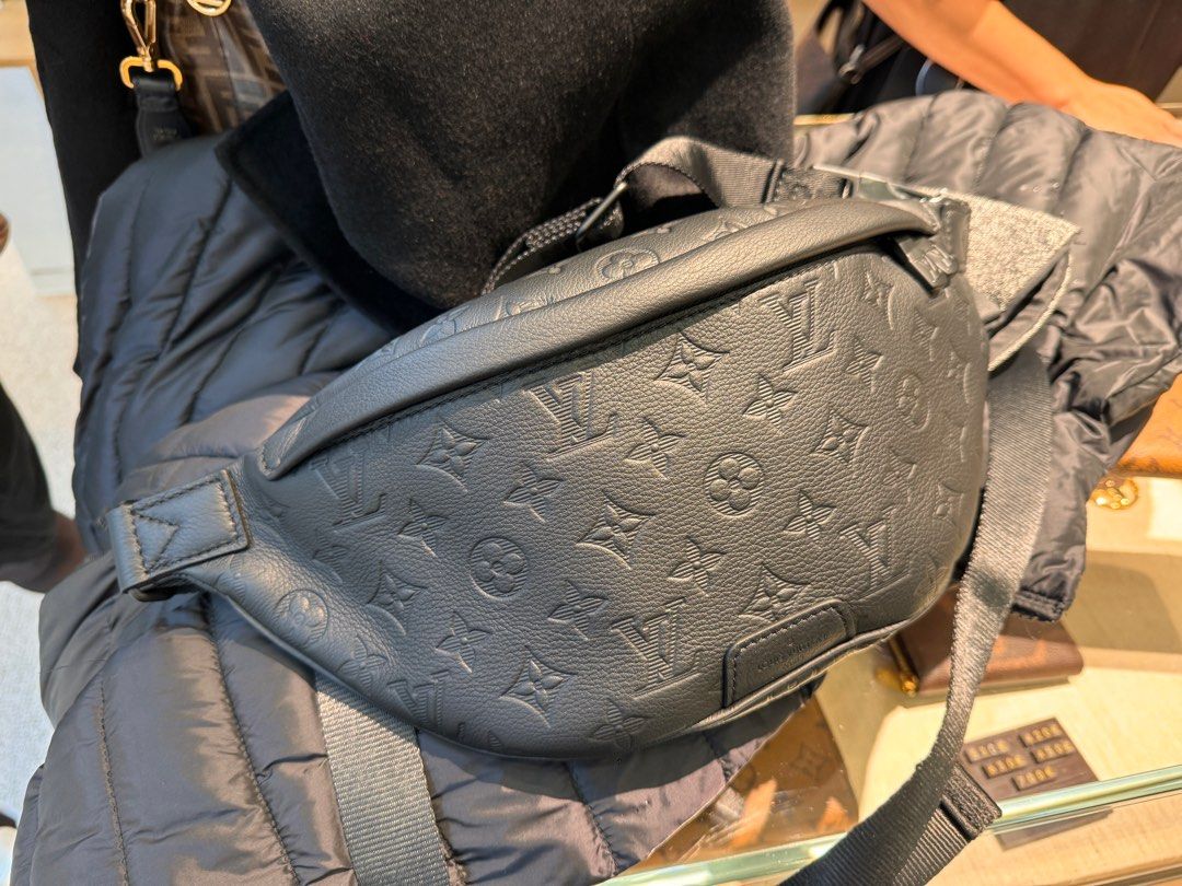Louis Vuitton Monogram Pastel Discovery Bumbag - Black Waist Bags