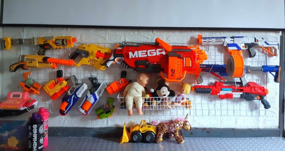 Mega Mastodon takeall (Category: Action & Battle Toys) located in Quezon City. Submitted by margsstuff (Listing ID 1258722076, Image 1). Description: for sale mega mastodon 7,500 working / Batteries not included bought 12k online free na yung 12 nerf guns sa picture. i dont know kung ano yung gumagana pa. but mostly alam ko working. lalamove or pick up location: Project 4 Qc.