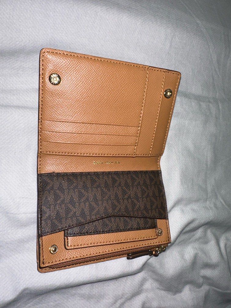 Michael kors logo slim wallet on sale