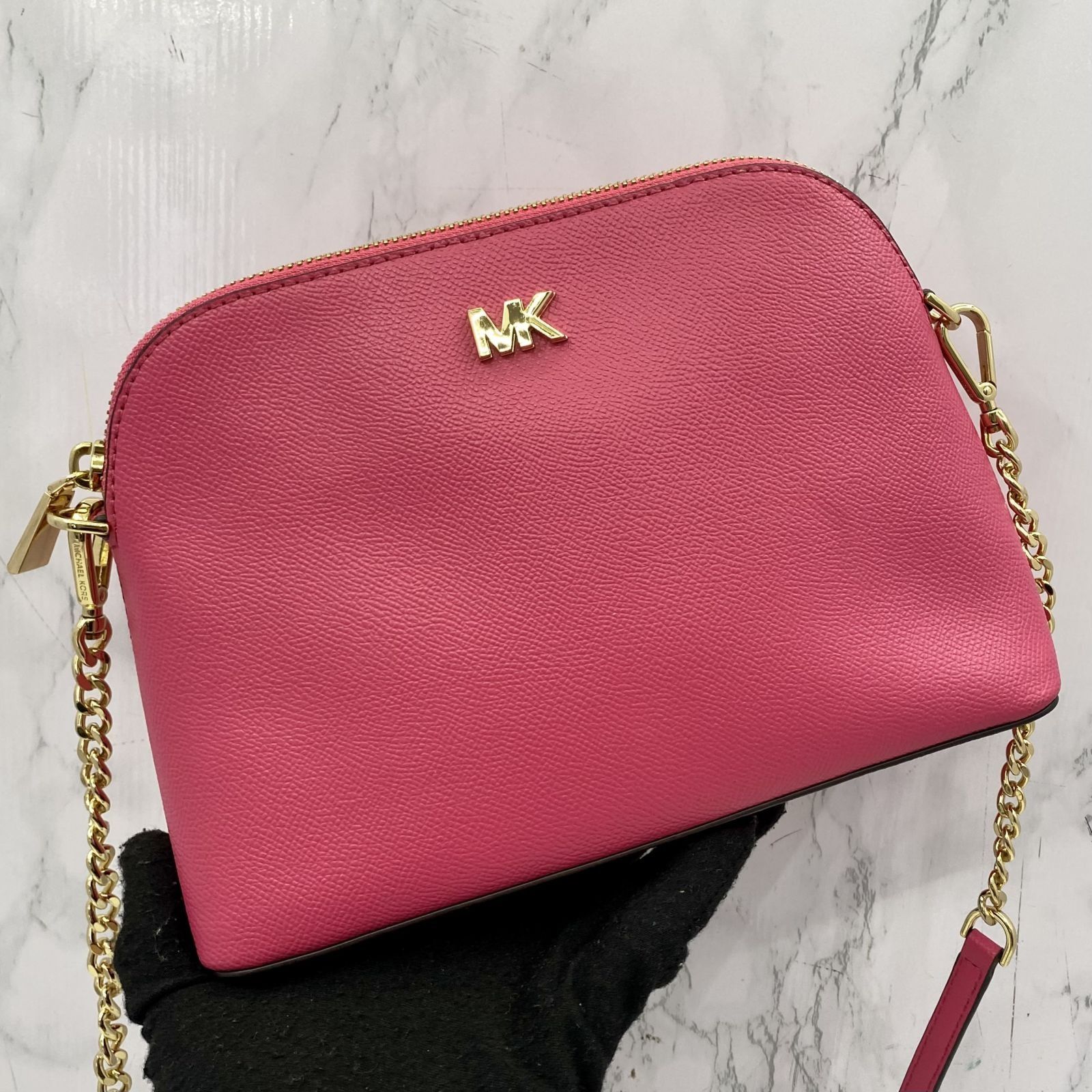 Michael kors on sale pink chain bag