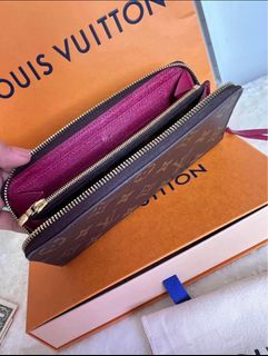 Louis Vuitton Pallas Clutch vs Eva, Size Comparison, What Fits Inside