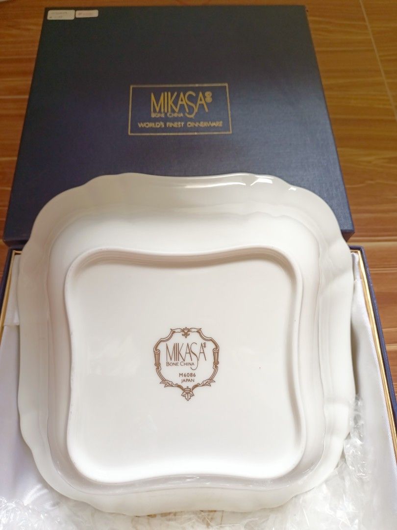 Mikasa Square Bowl (Category: Dinnerware & Cutlery) located in San Jose del Monte. Submitted by eivon29 (Listing ID 1258751146, Image 3). Description: MIKASA BONE CHINA M6086 MONTPELLIER JAPAN. Ash porcelain square plate [ Western-style tableware large bowl made in Japan Mikasa] size: 29cm × 25cm height 4cm~4.4cm.