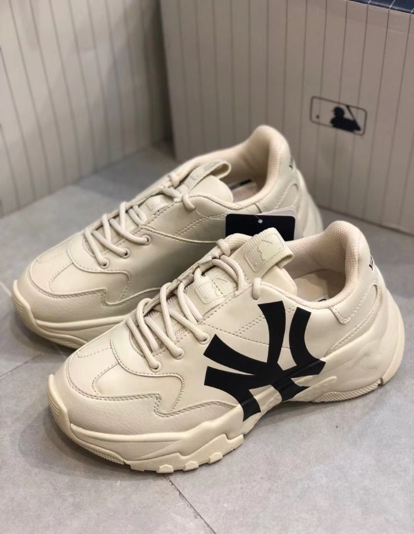Chunky cheap retro sneakers