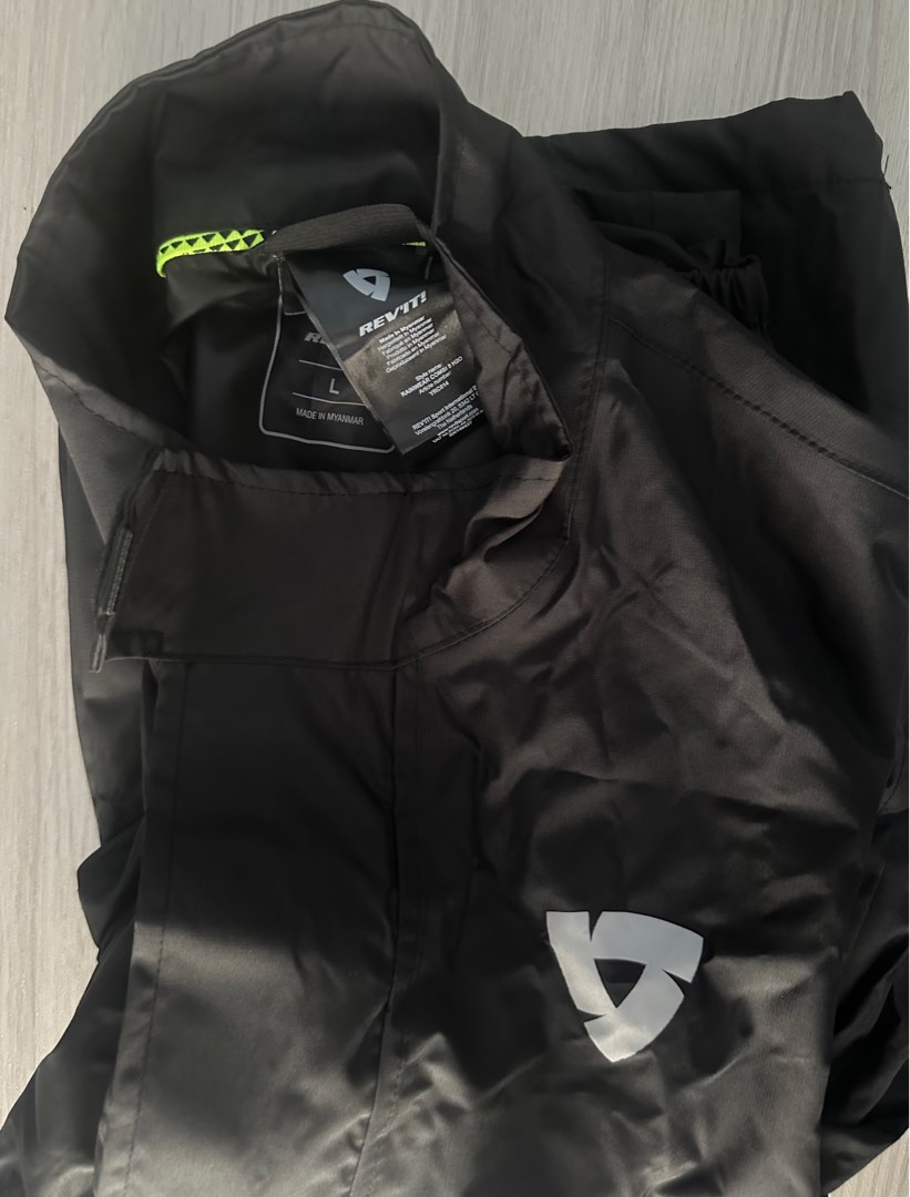 Rev it raincoat store