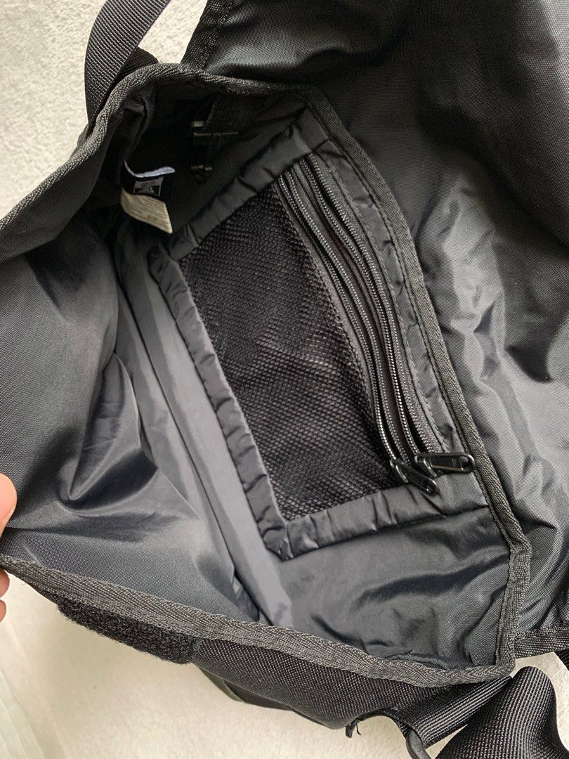 New era body bag, Men's Fashion, Bags, Sling Bags on Carousell