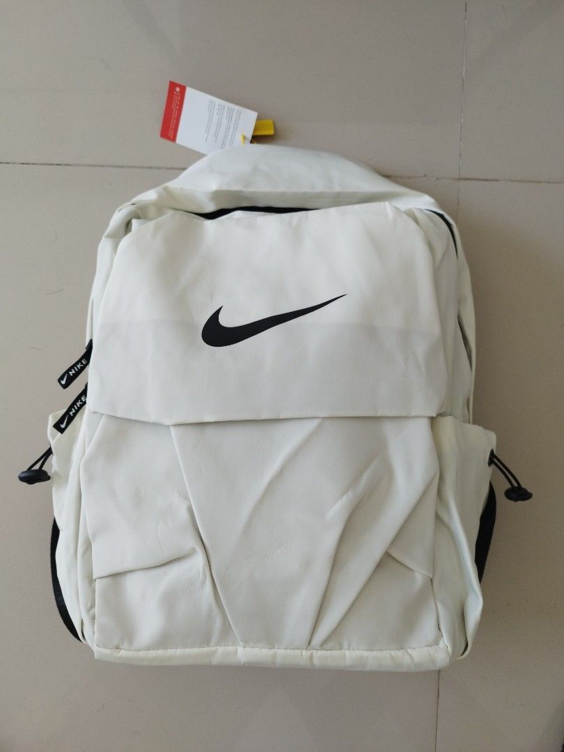 Simple nike deals backpack