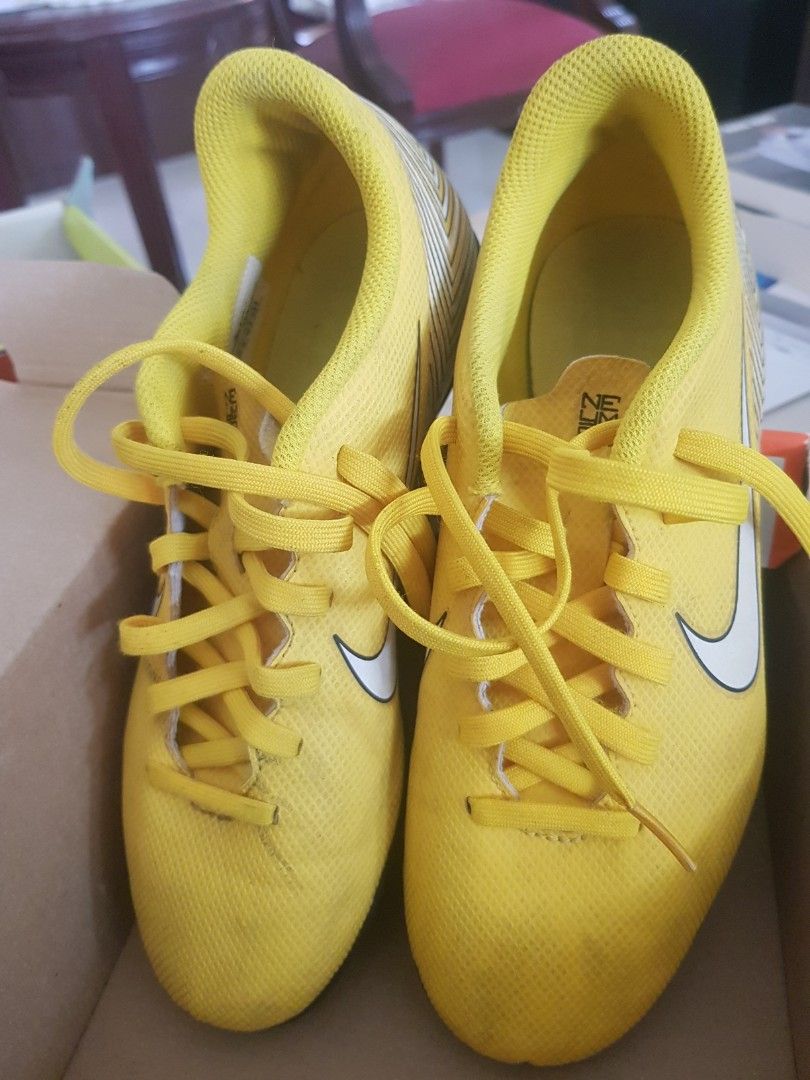 Football boots 4.5 new arrivals
