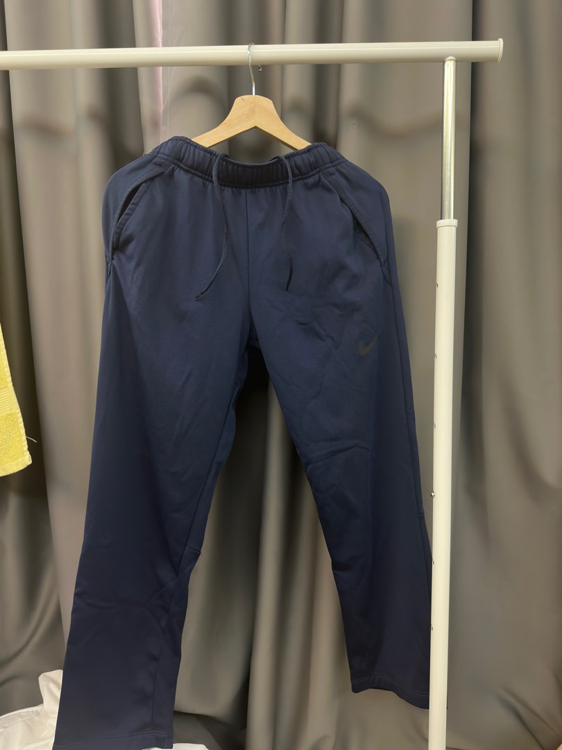 nike joggers with pockets on the side