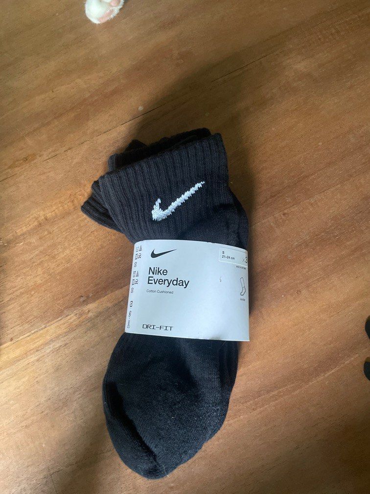 Nike Socks small Women s Fashion Watches Accessories Socks