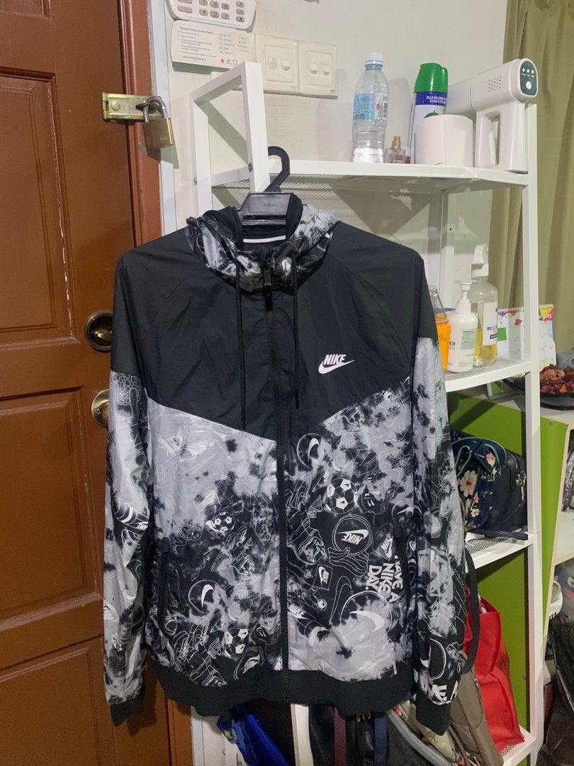 Nike Windbreaker Men s Fashion Coats Jackets and Outerwear on