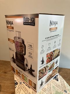  Ninja Pro Personal Blender with 900 Watt Base and Vitamin and  Nutrient Extraction for Shakes and Smoothies with 18 and 24-Ounce Cups  (BL450) : Everything Else