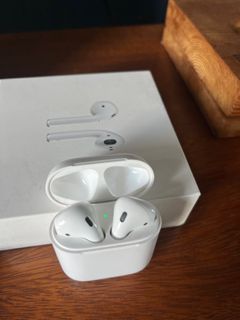 Original IPhone AirPods with issue