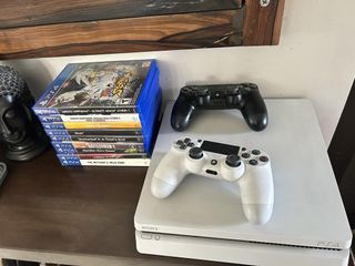 PS4 Slim 500gb with 2 orig DS controllers