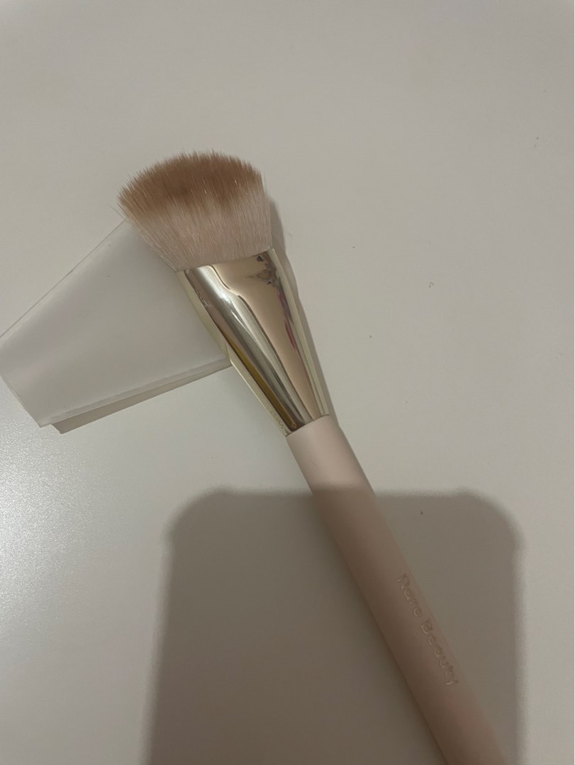 Rare Beauty Soft Pinch Blush Brush, Beauty & Personal Care, Face