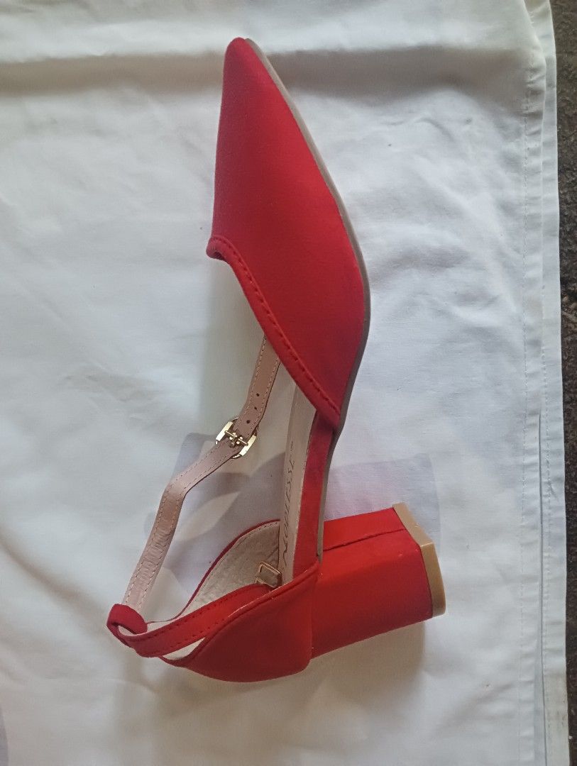 Red Rockstar Gf Heels (Category: Heels) located in Badoc. Submitted by gondelions (Listing ID 1258798911, Image 3). Description: Size 37 Never been used (just tried on) No flaws In pristine condition Dm for more information.