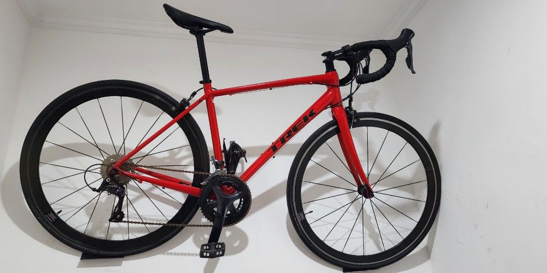 Roadbike Trek Domane AL2, Olah Raga, Sepeda di Carousell
