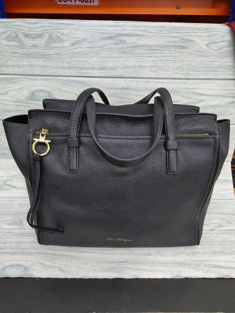 Salvatore ferragamo black discount tote