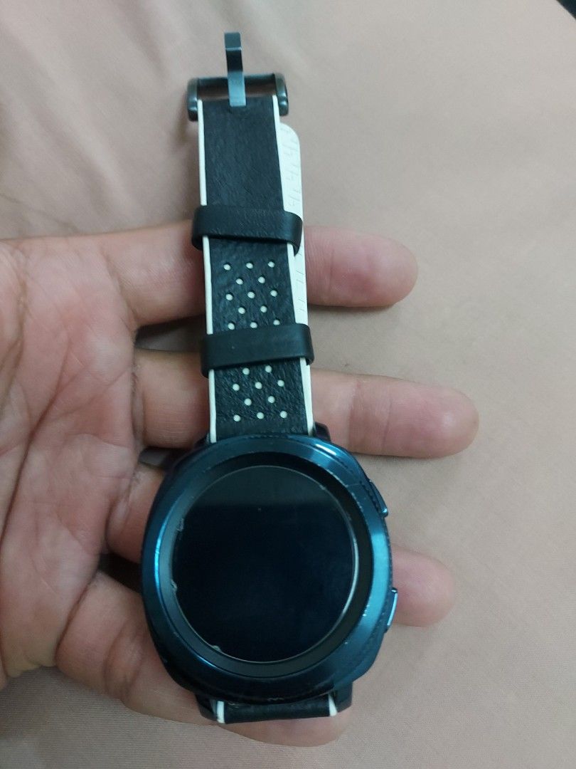 Huawei watch gt vs samsung gear sport new arrivals