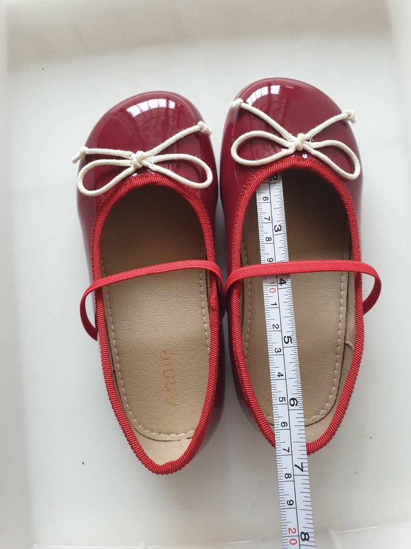 Red Patent Covered Dress Shoes girls 3 to 4yo